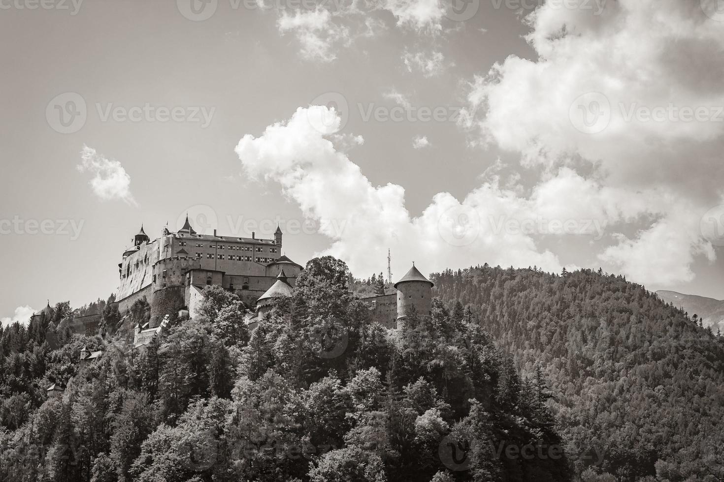 castello hohenwerfen chateau fortezza su montagna nel werfen salisburgo Austria. foto