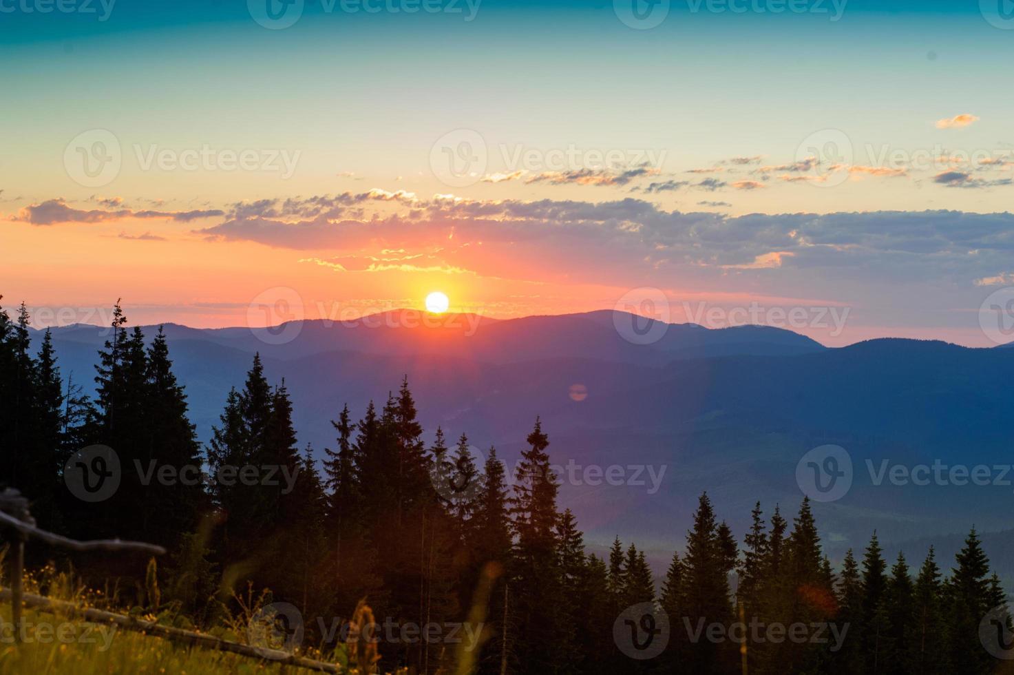 tramonto in montagna foto