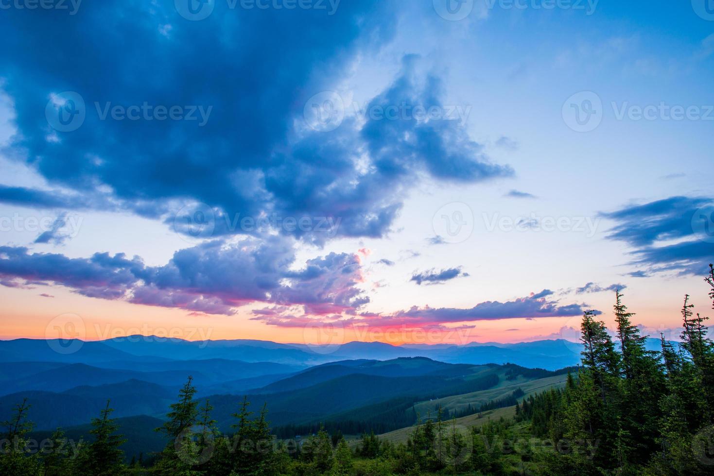 colorato cielo con sole foto