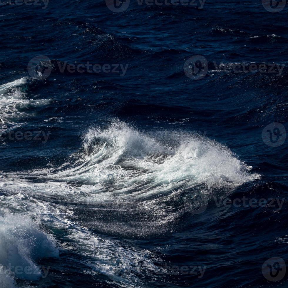 onde nel il mediterraneo mare foto