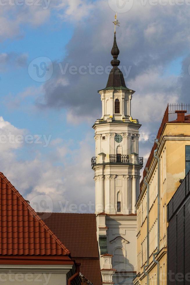 kaunas vecchio città nel estate giorno foto