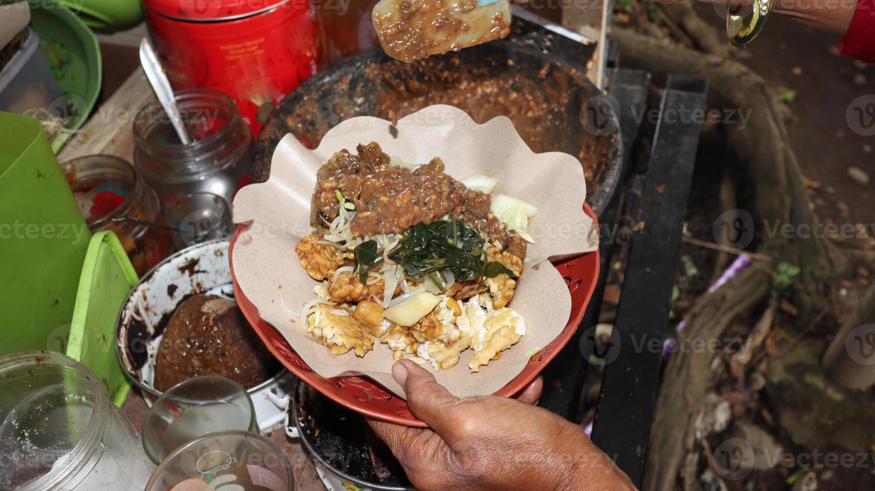 rujak cingur famoso Indonesia tradizionale cibo foto