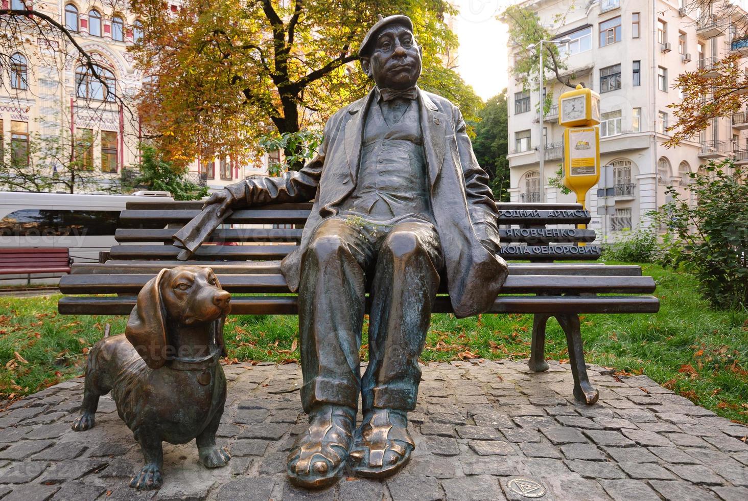 monumento per famoso ucraino commedia attore mykola yakovchenko foto