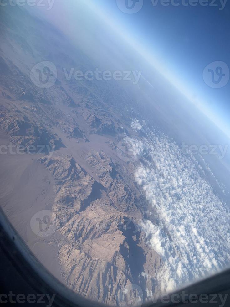bellissimo Visualizza a partire dal il aereo su il deserto. foto