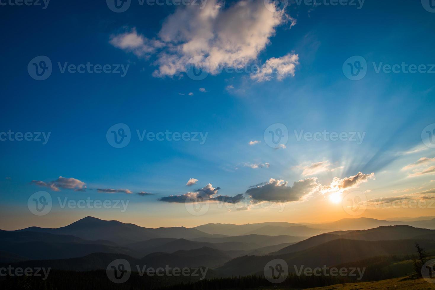 colorato cielo con sole foto