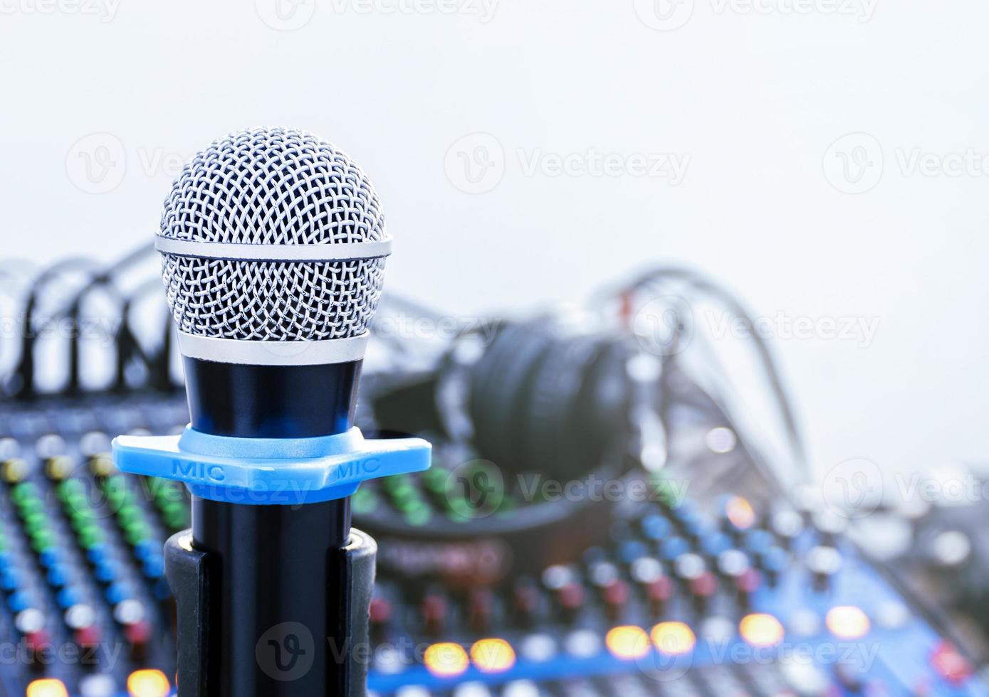 microfono con miscelatore sfondo foto