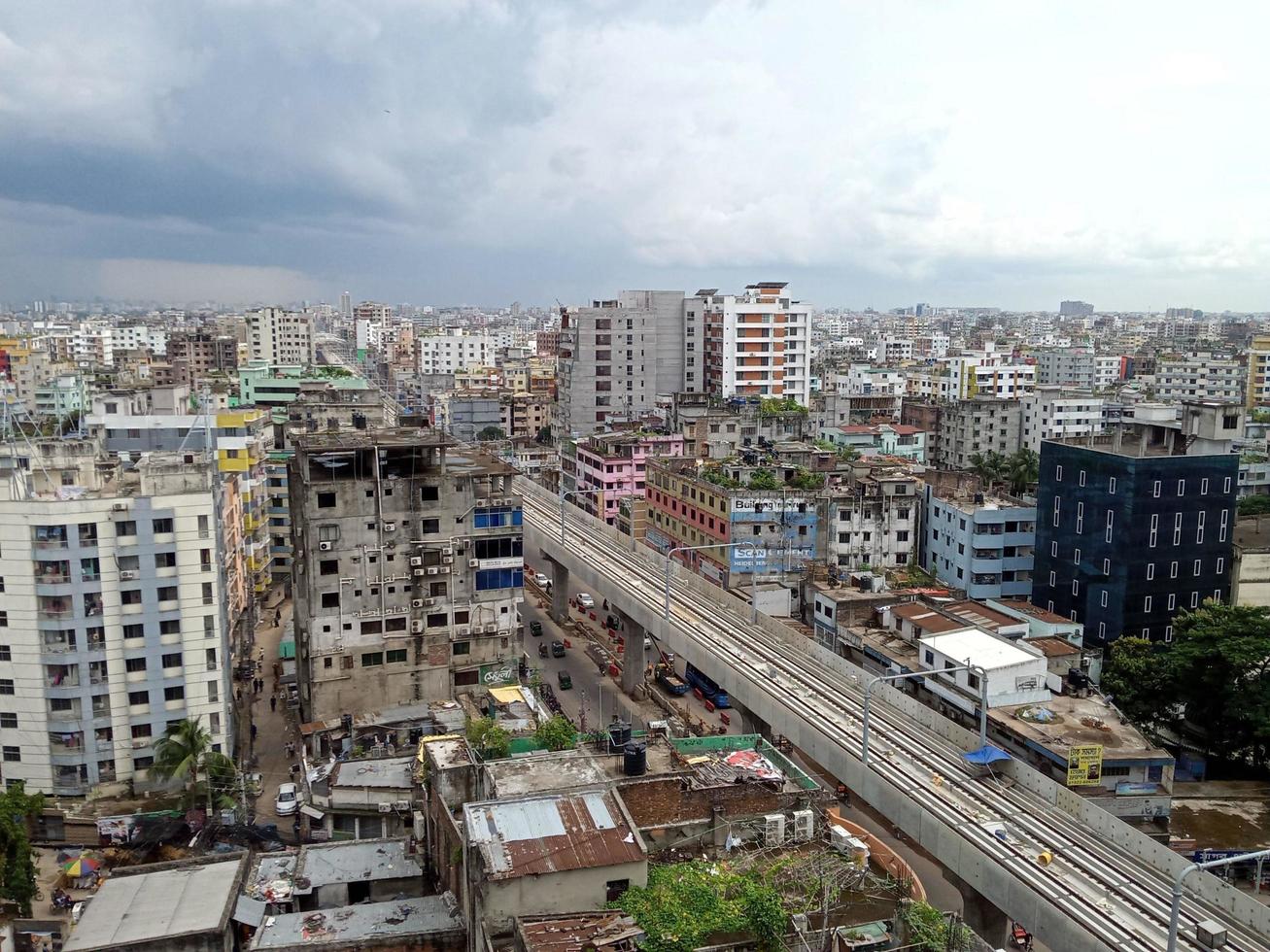 sotto costruzione la metropolitana rotaia nel dhaka bangladesh foto