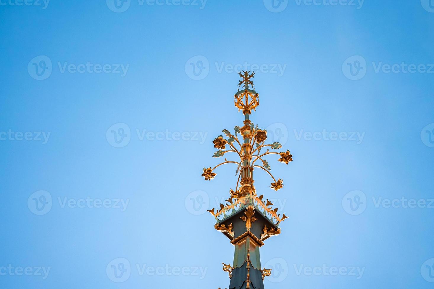 vicino su Visualizza di il grande Ben orologio Torre picco. foto