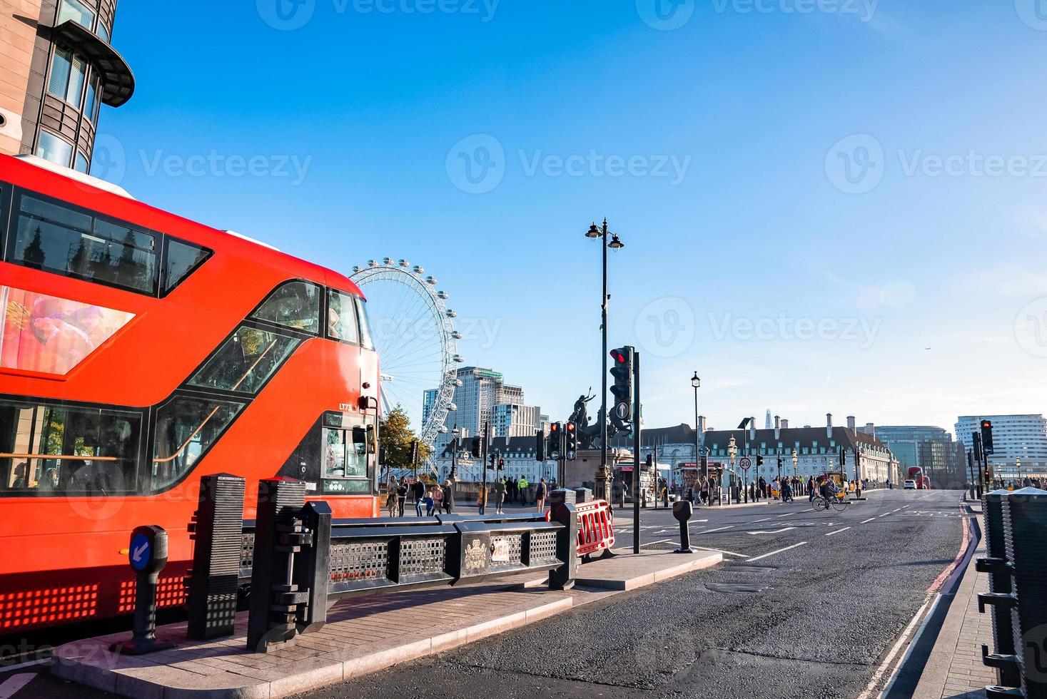 grande ben, Westminster ponte e rosso Doppio decker autobus nel Londra, Inghilterra foto