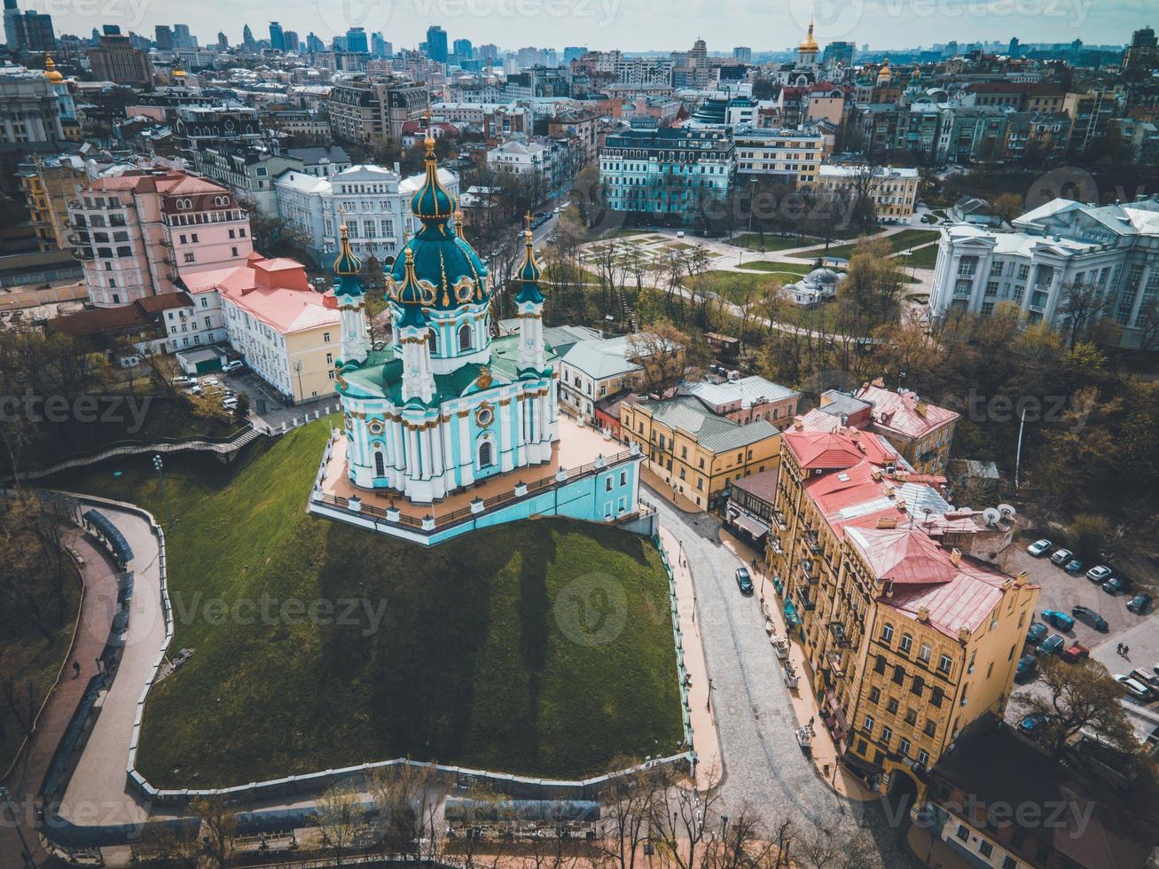 st. di andrea Chiesa visto nel kiev, Ucraina foto