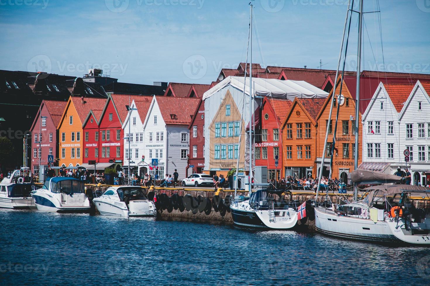 il di legno case di Bryggen nel bergen, Norvegia foto