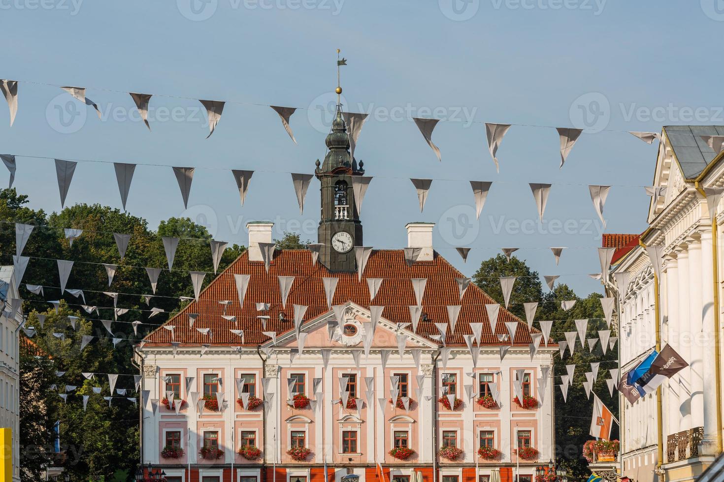 tartu, paesaggio urbano su un' soleggiato giorno foto