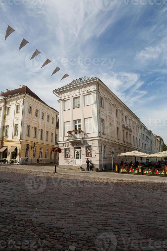 tartu, paesaggio urbano su un' soleggiato giorno foto