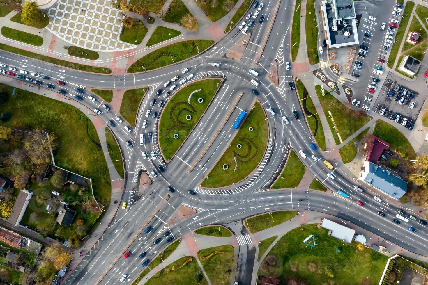 aereo Visualizza di strada scambio o autostrada intersezione. giunzione Rete di mezzi di trasporto prese di drone. foto