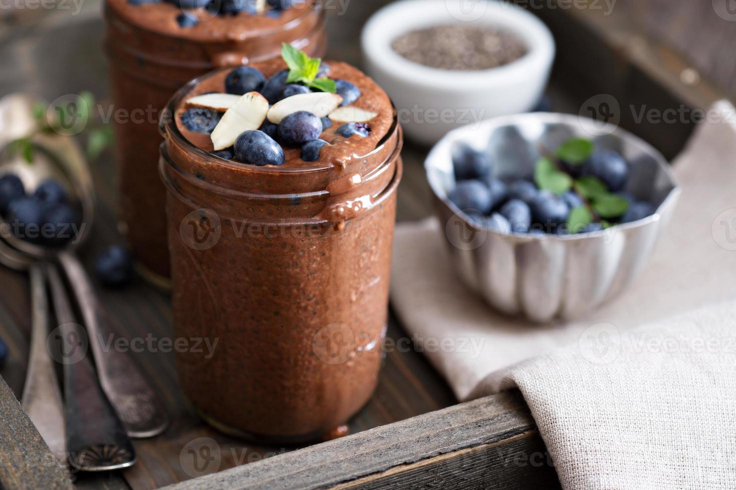 salutare vegano cioccolato chia budino foto