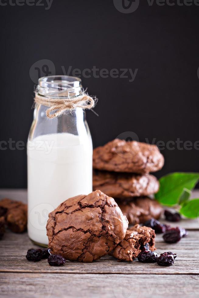 cioccolato biscotti e latte foto