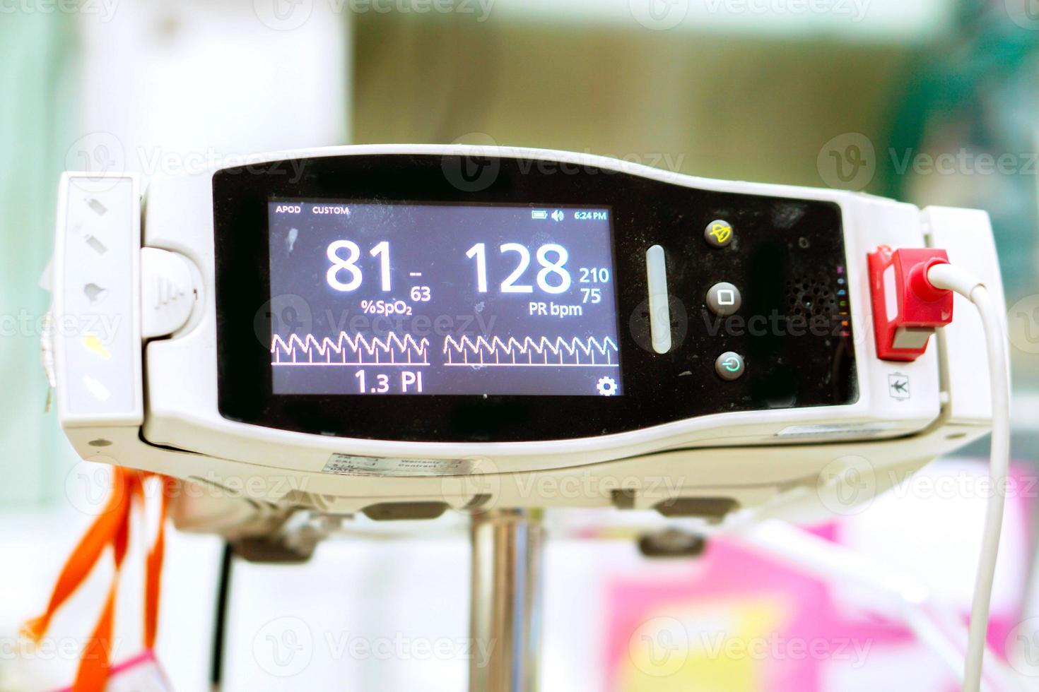 testa di misurazione ossigeno saturazione dispositivo per paziente nel un' Ospedale. foto