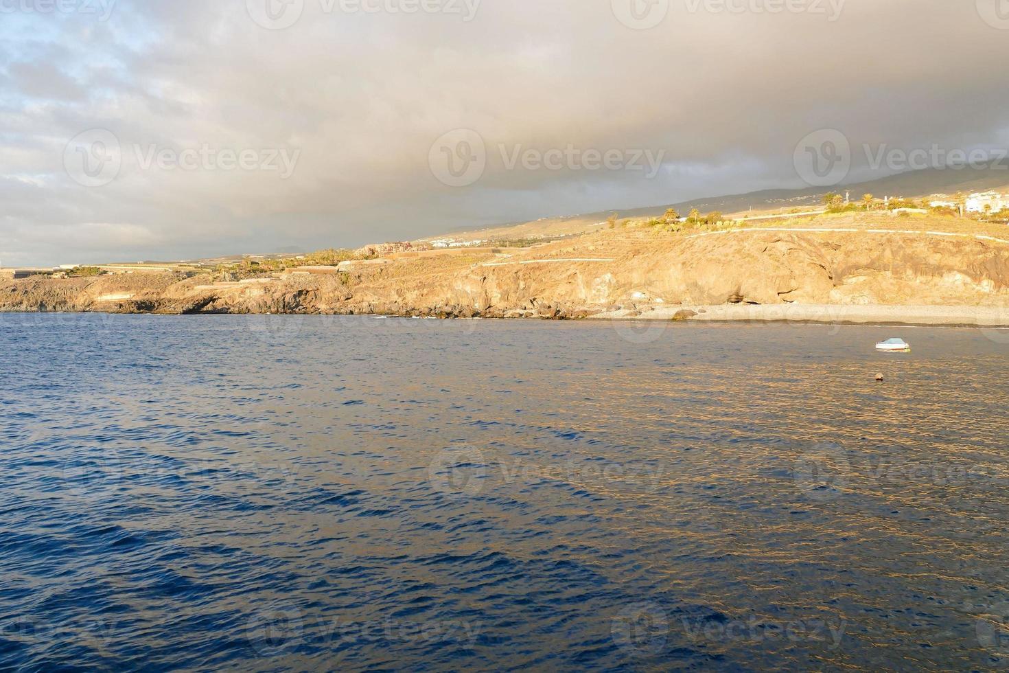 vista sul mare in estate foto