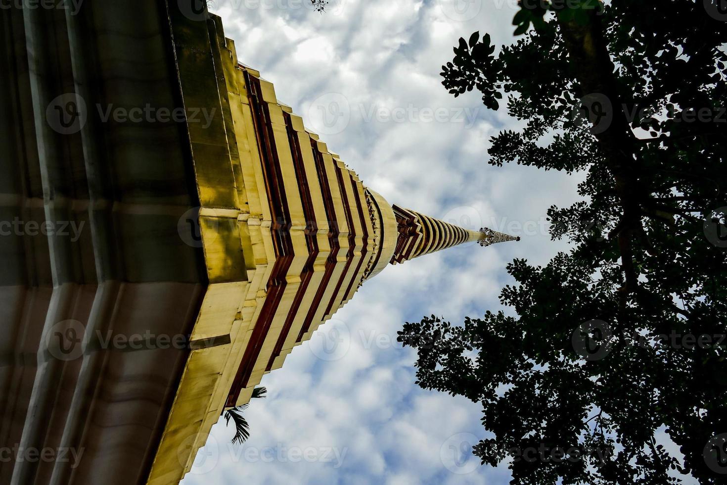 antico buddista tempio nel est Asia foto