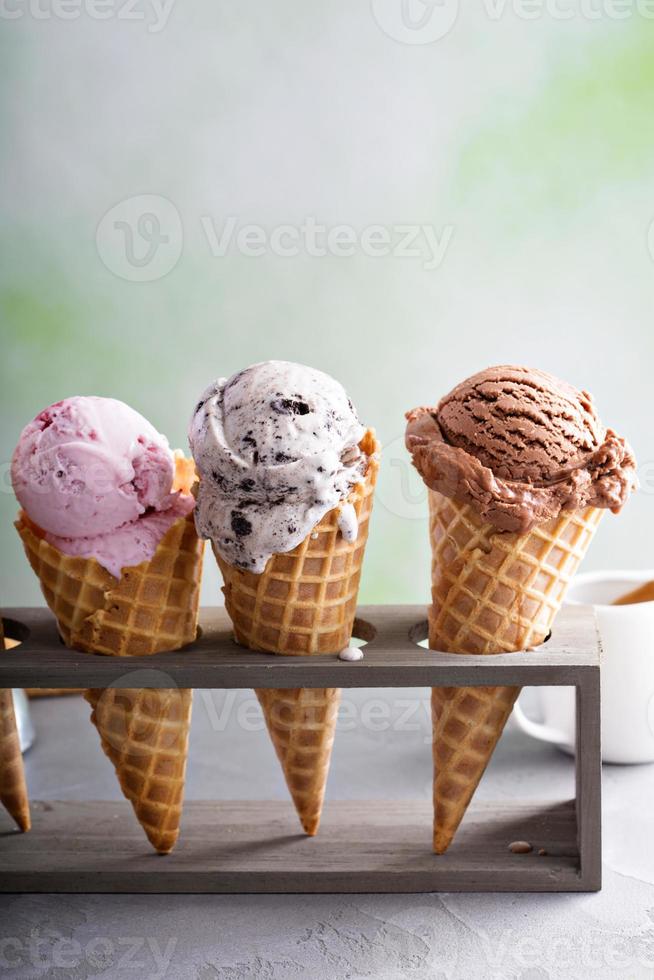 varietà di ghiaccio crema coni foto