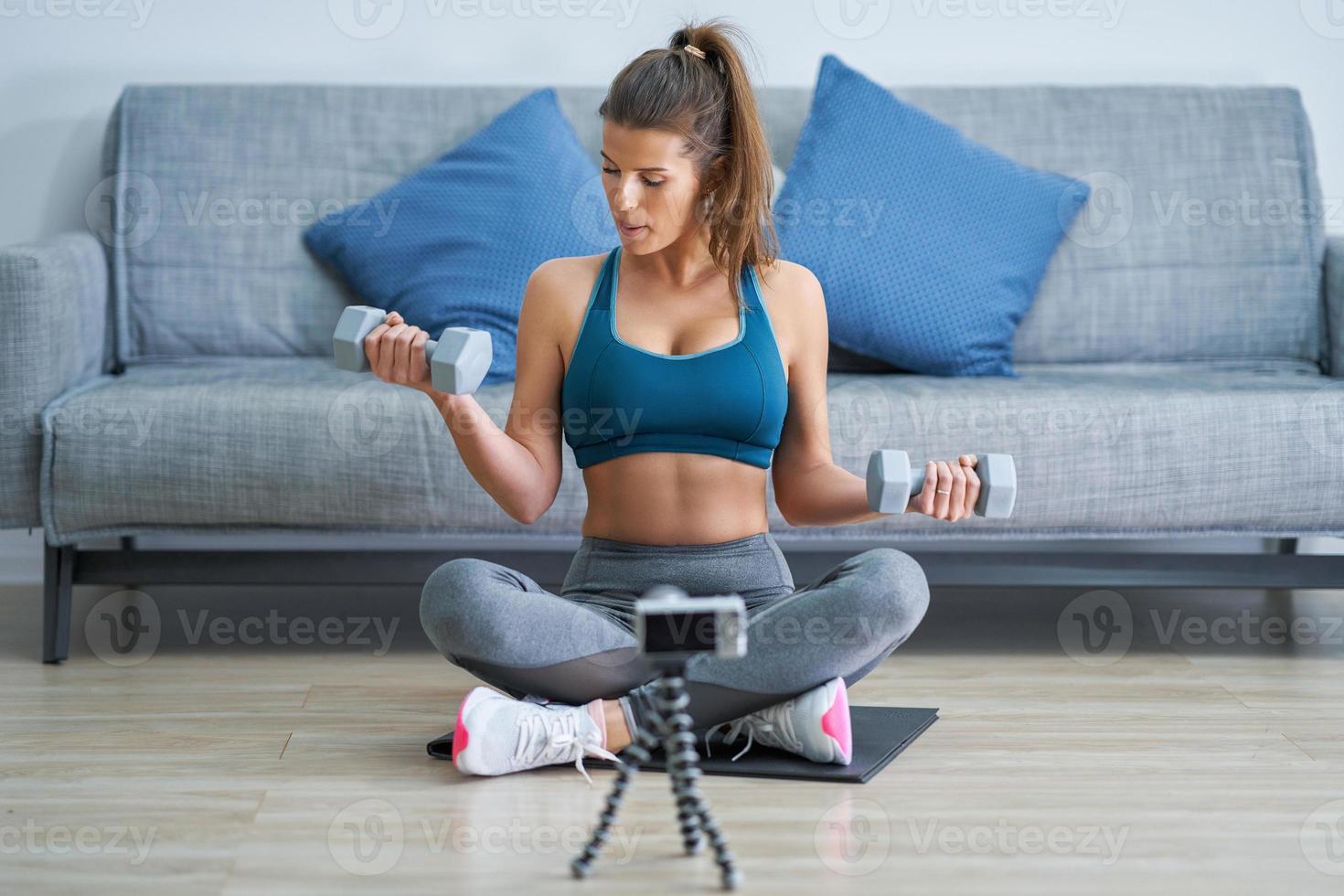 fitness vlogger influencer registrazione vivere lezione video foto