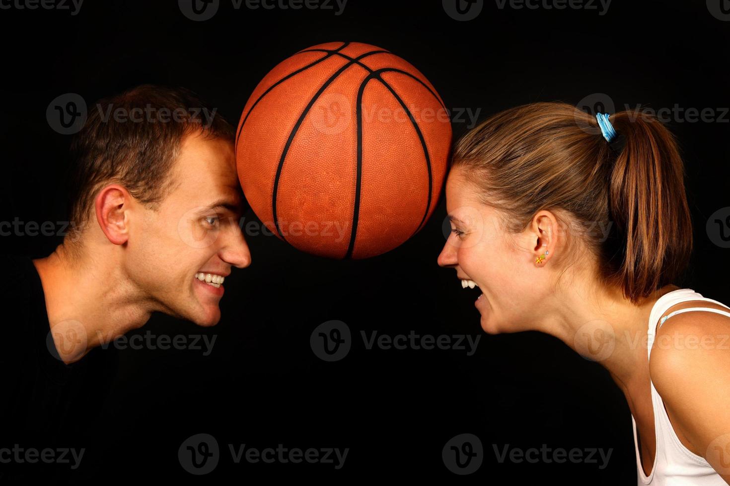 coppia e backetball foto