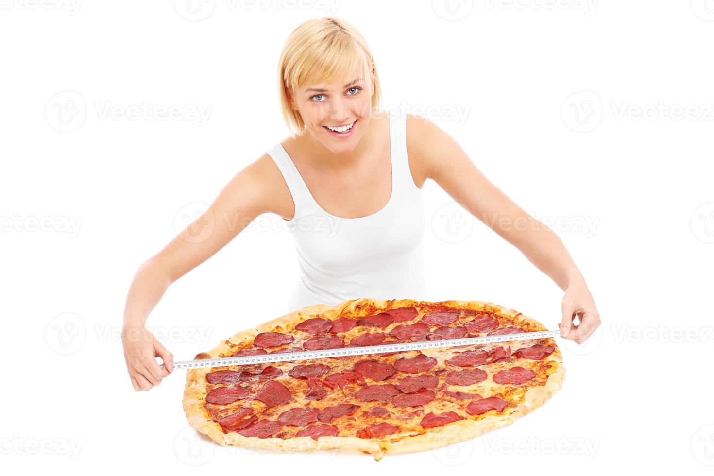 donna con xxl Pizza foto