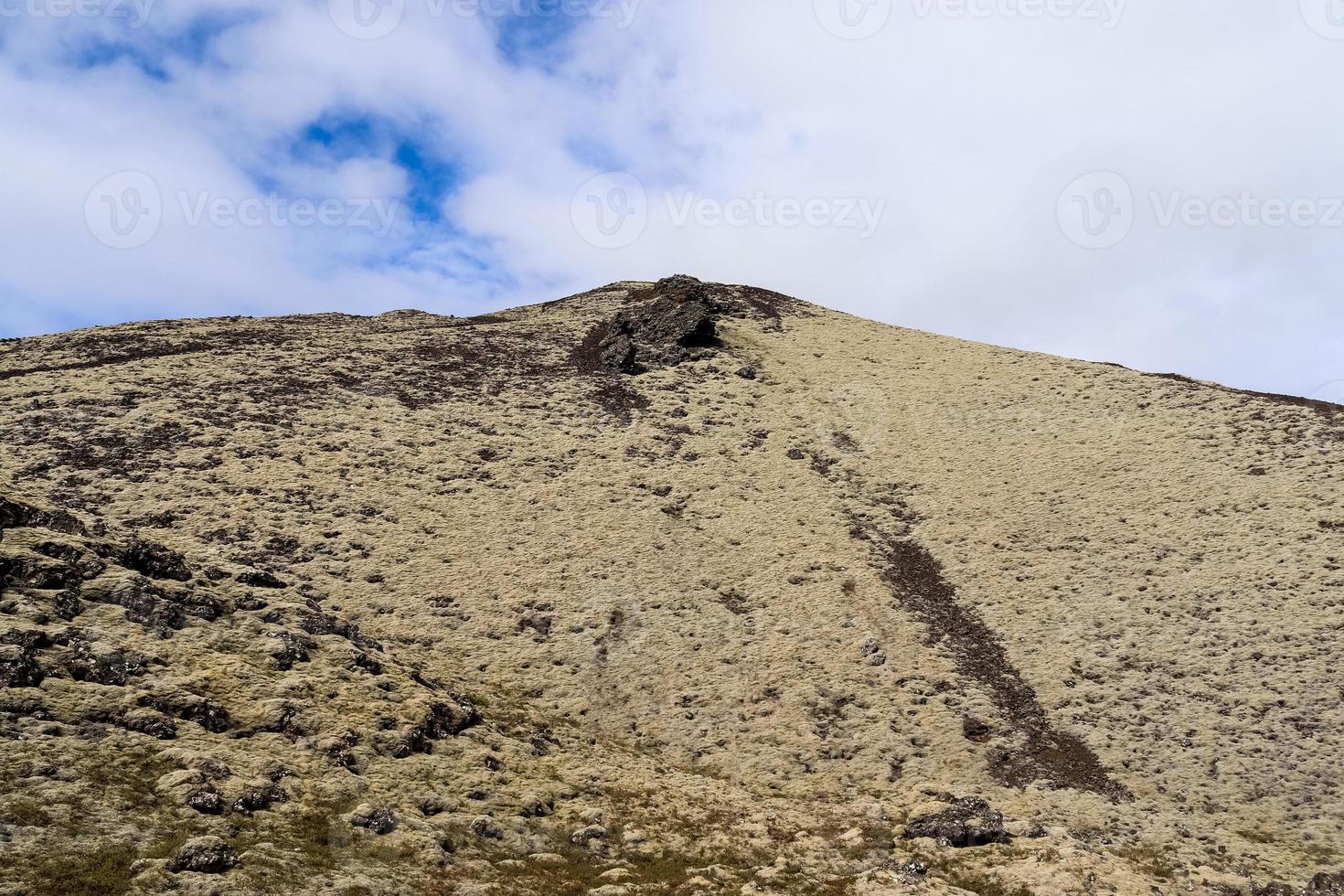 irreale vulcanico paesaggio nel Islanda a il grabok vulcano. foto