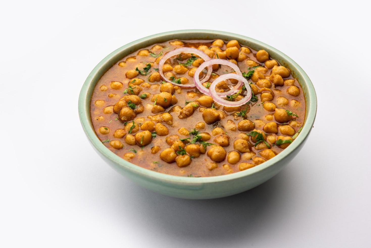 punjabi chana masala o buco masala, è un autentico nord indiano stile curry fatto con Ceci foto