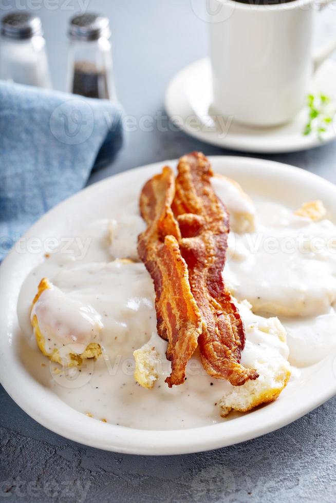 biscotti e sugo con Bacon per prima colazione foto