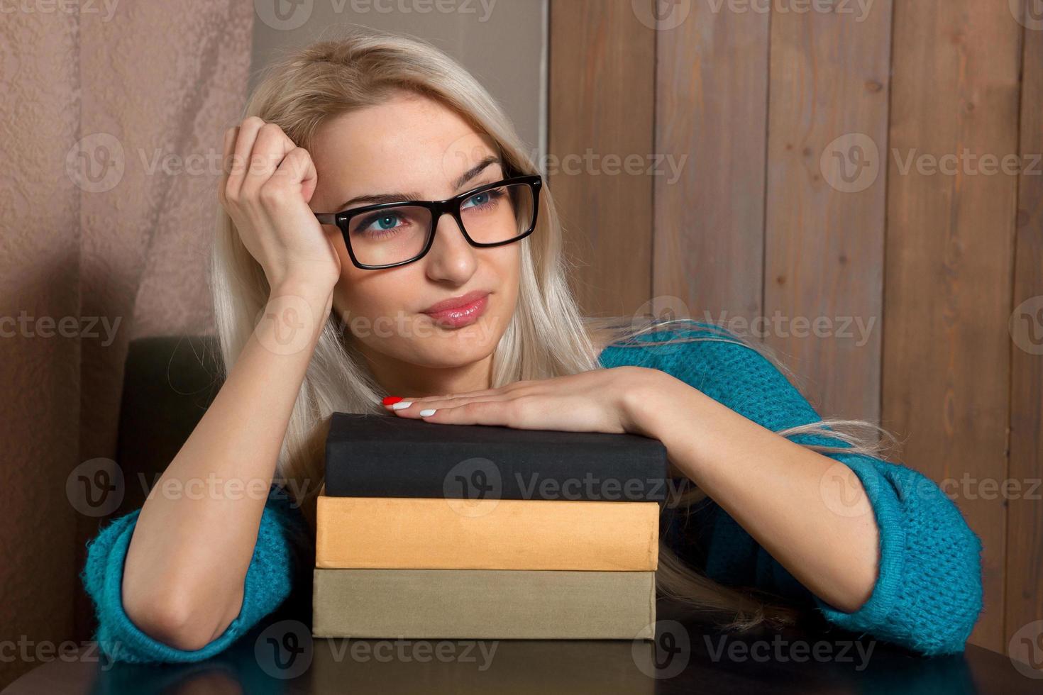 ragazza con il libri foto