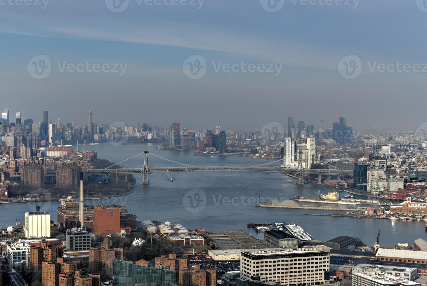 panoramico Visualizza di il nuovo York città orizzonte a partire dal centro brooklyn. foto