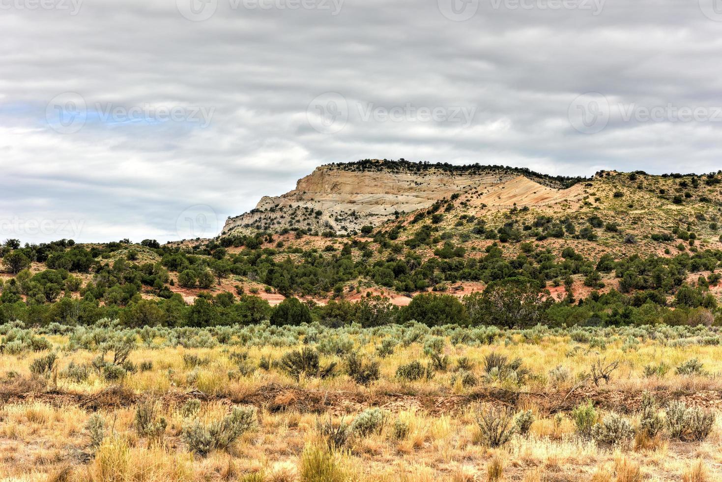 roccia formazioni lungo il johnson canyon strada nel Utah, Stati Uniti d'America. foto