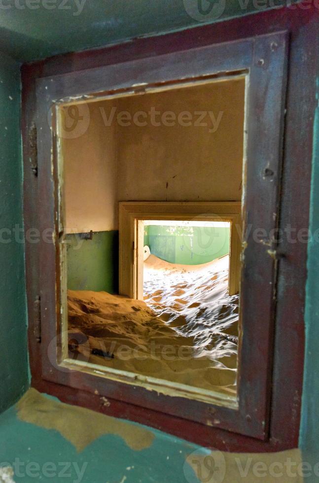 fantasma cittadina kolmanskop, namibia foto