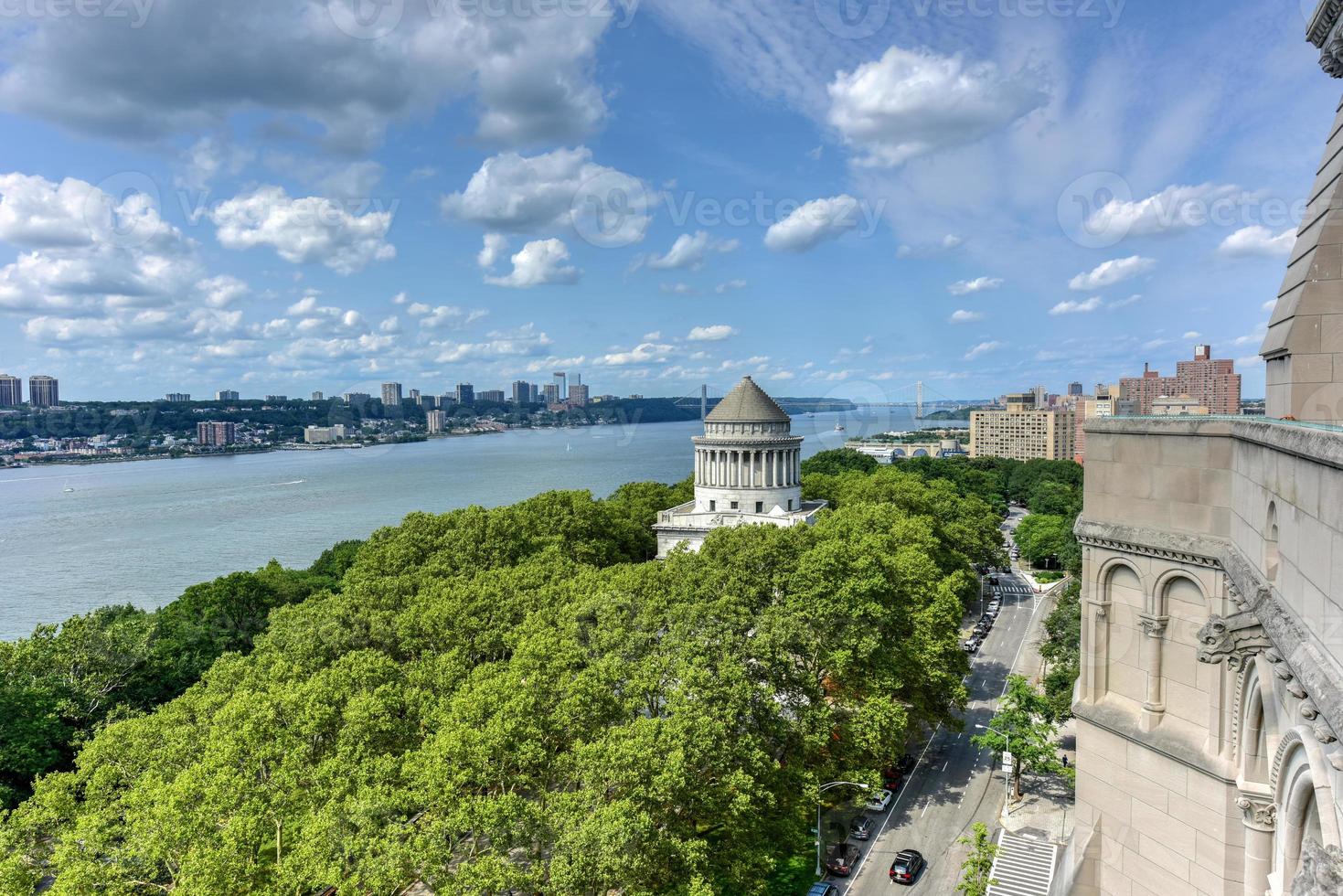 di sovvenzione tomba, il informale nome per il generale concedere nazionale memoriale, il finale riposo posto di Ulisse S. concedere, il 18 ° Presidente di il unito stati, e il suo moglie, giulia ammaccatura concedere nel New York. foto