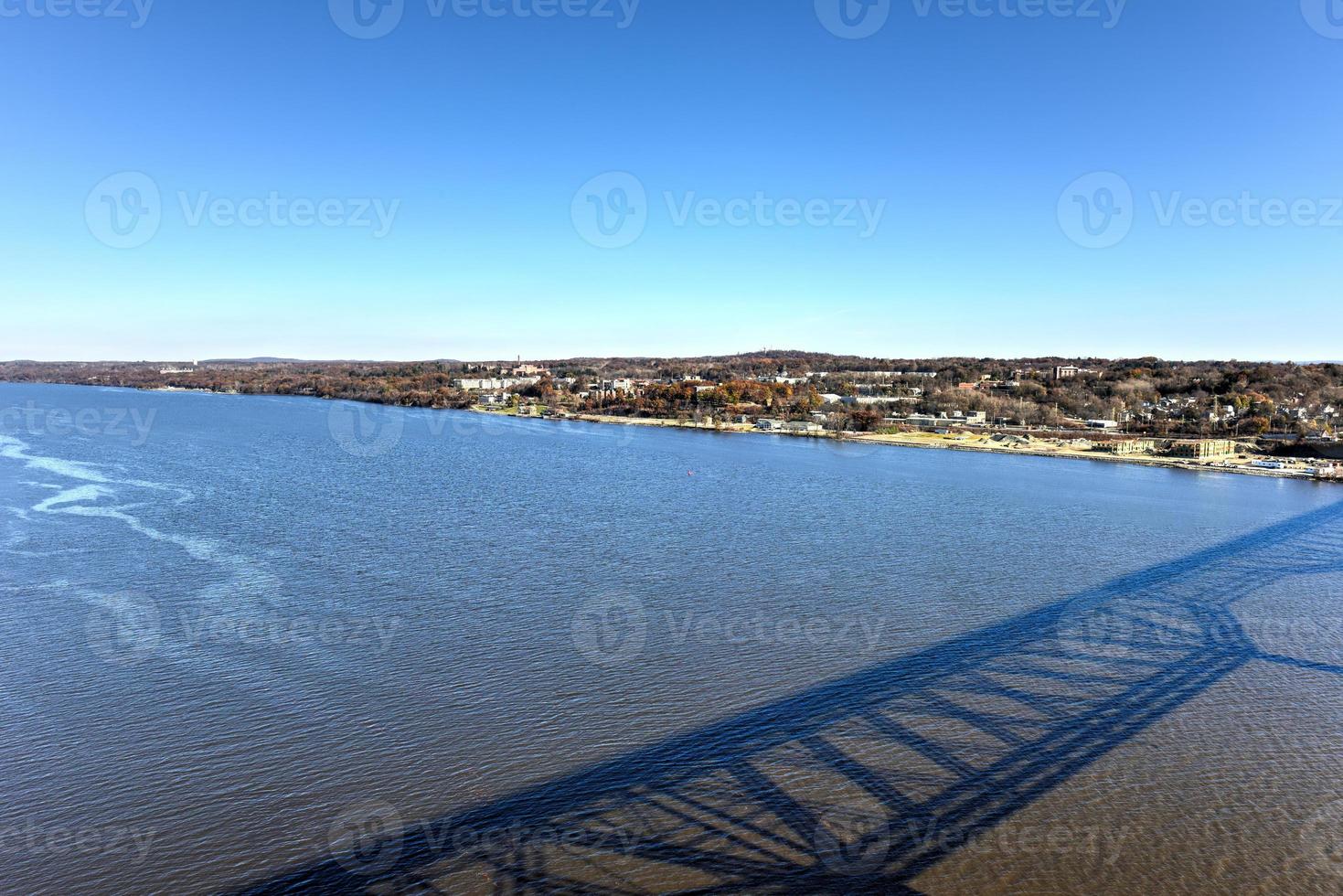 Visualizza a partire dal il mid-hudson ponte attraversamento il hudson fiume nel poughkeepsie, nuovo York foto