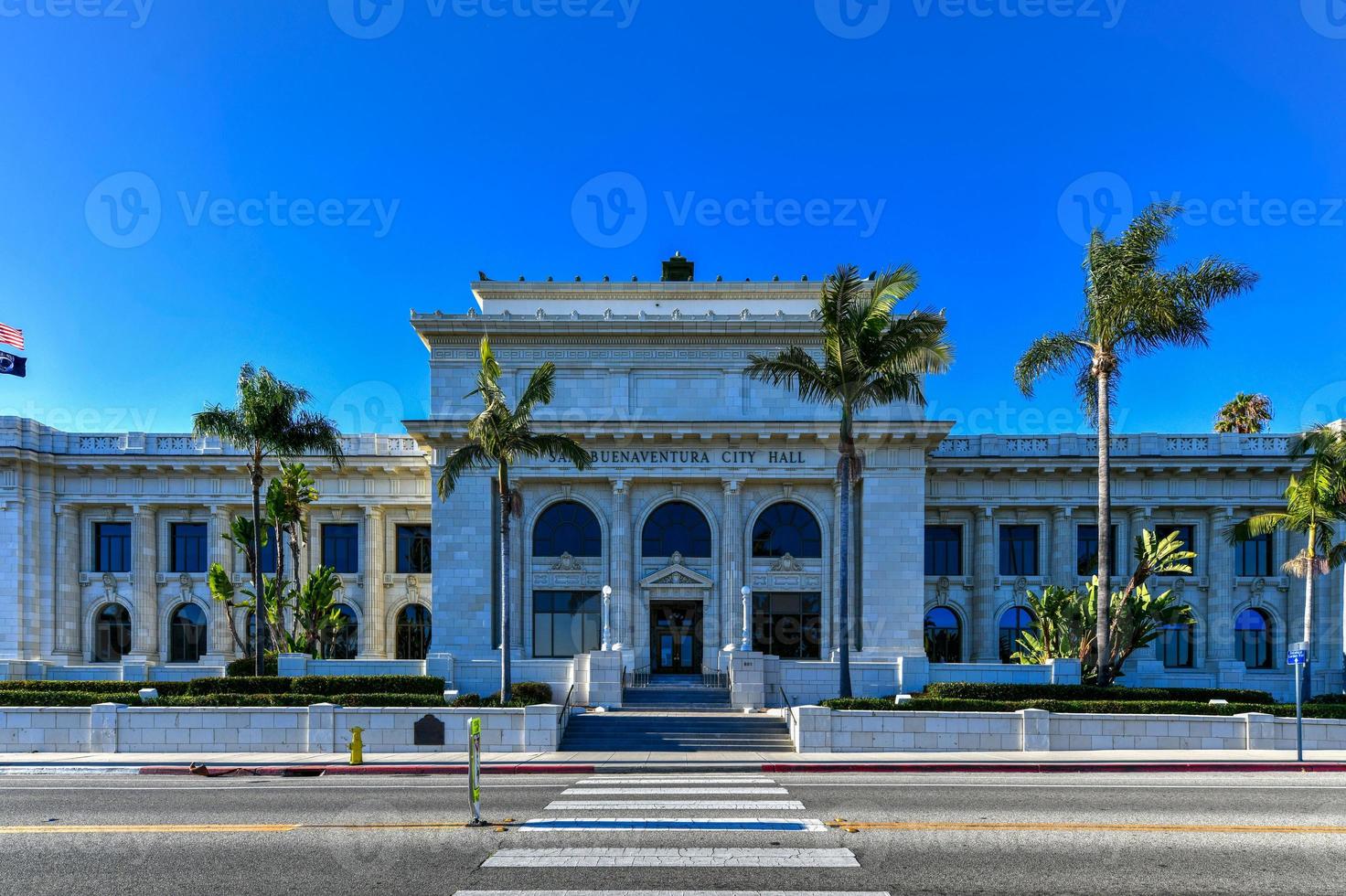 davanti Ingresso per il storico ventura città sala edificio nel meridionale California. foto