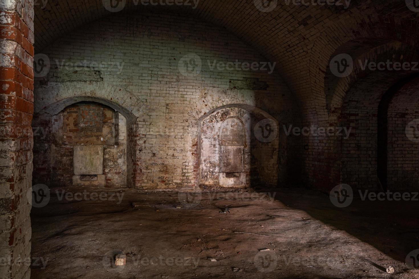 vecchio fortezza cantine nel daugavpils foto