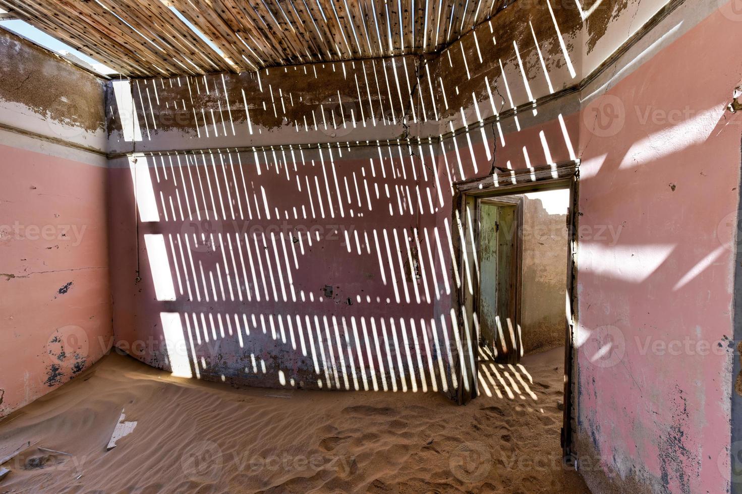 fantasma cittadina kolmanskop, namibia foto