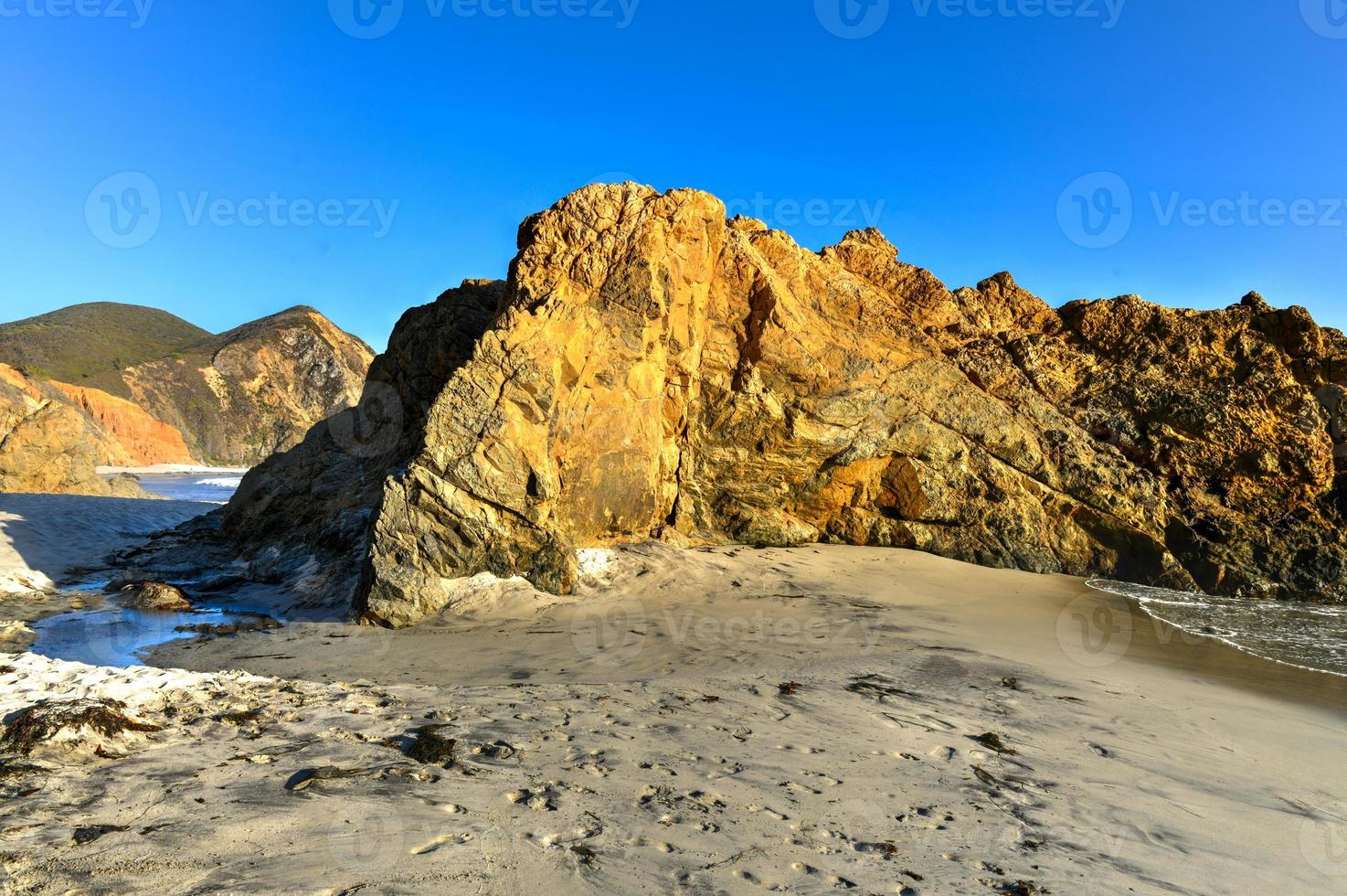 pfeiffer spiaggia lungo pfeiffer stato parco nel grande su, California. foto