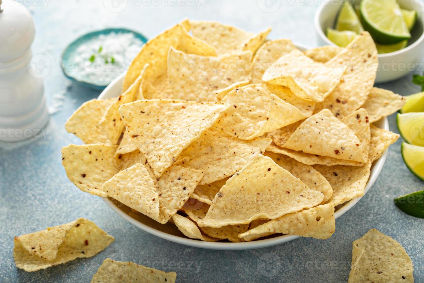 Mais tortilla patatine fritte nel un' ciotola foto