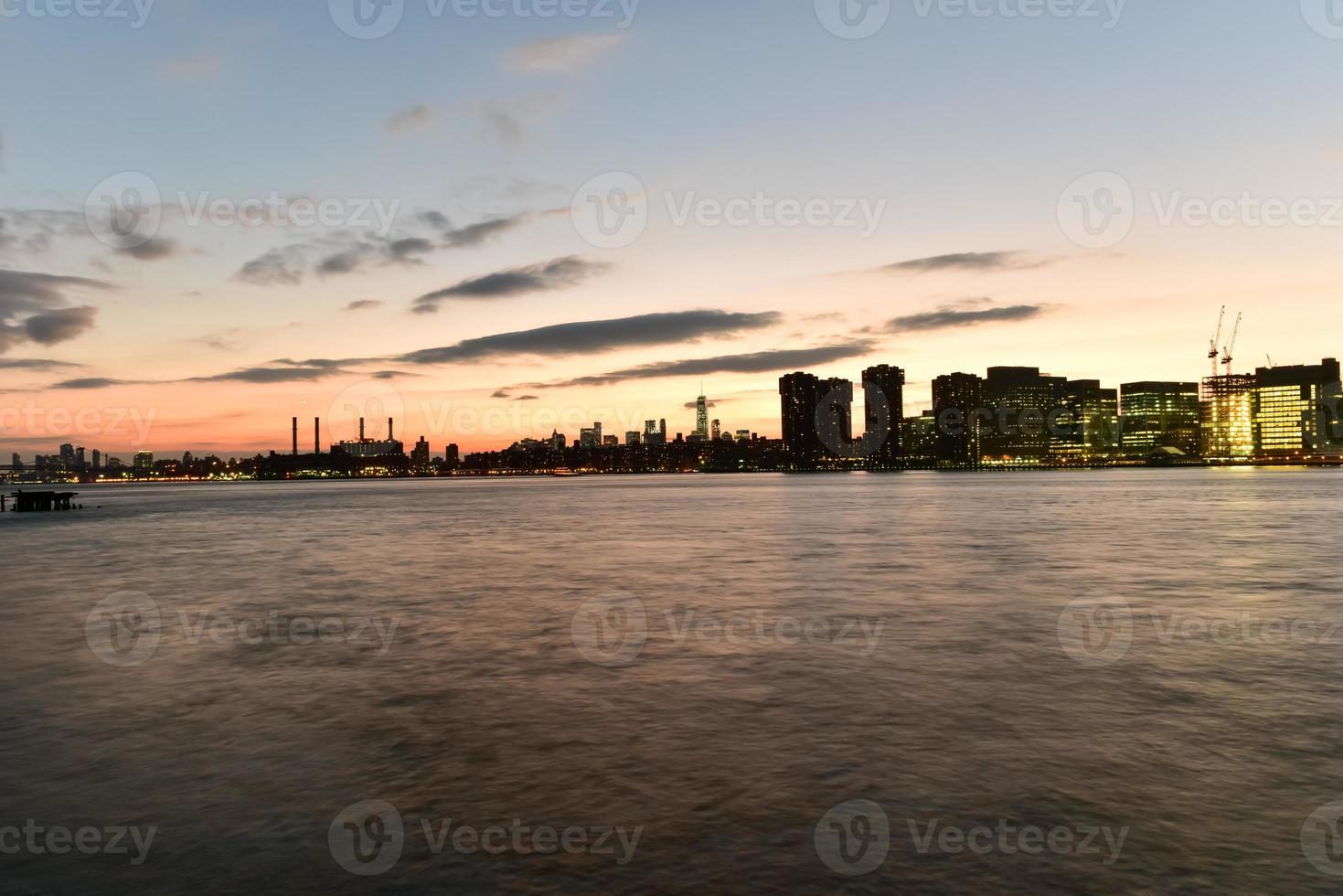 nuovo York città orizzonte Visualizza a partire dal cavalletto parco, lungo isola città, regine. foto