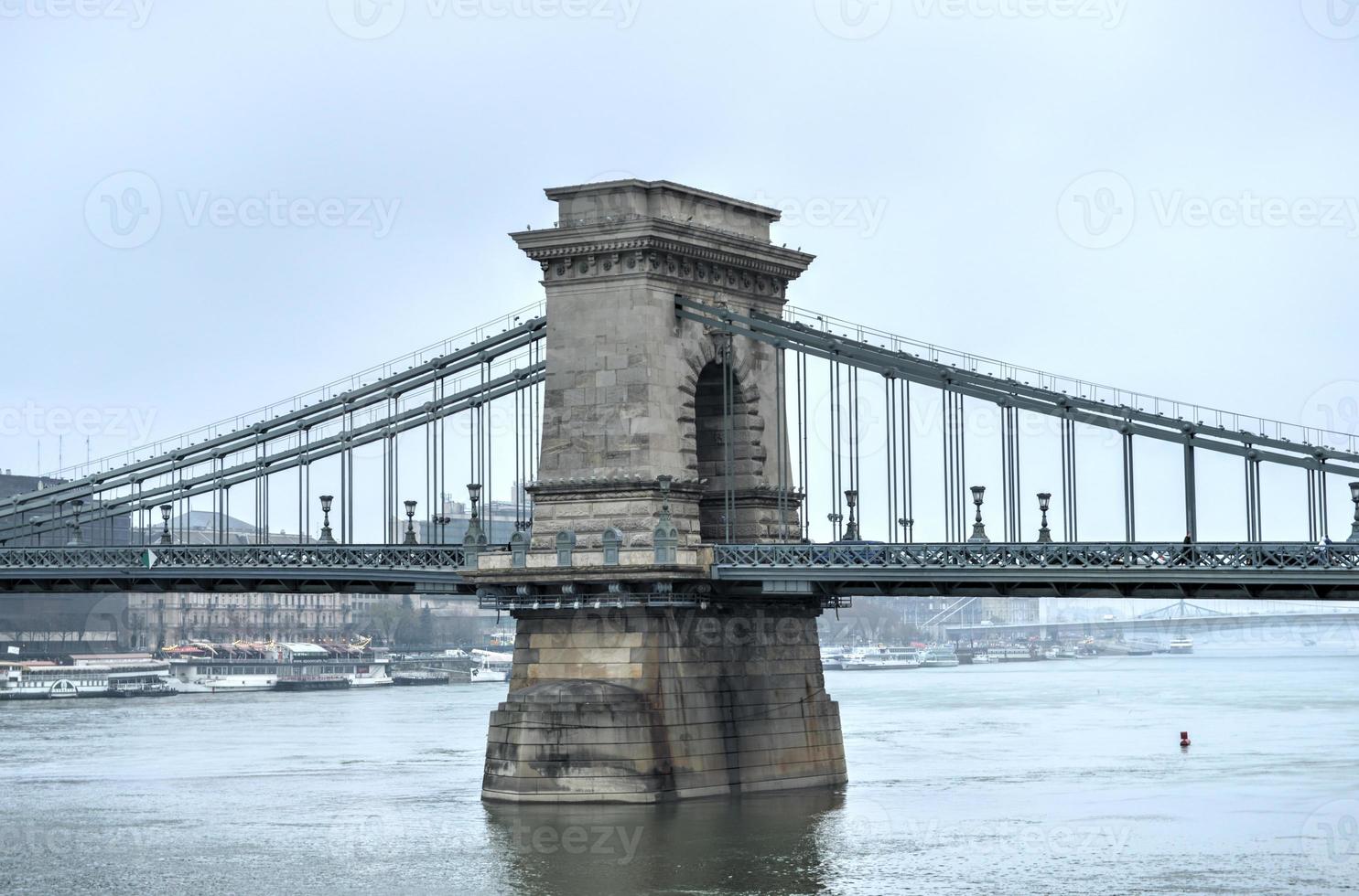 szechenyi catena ponte - budapest, Ungheria foto