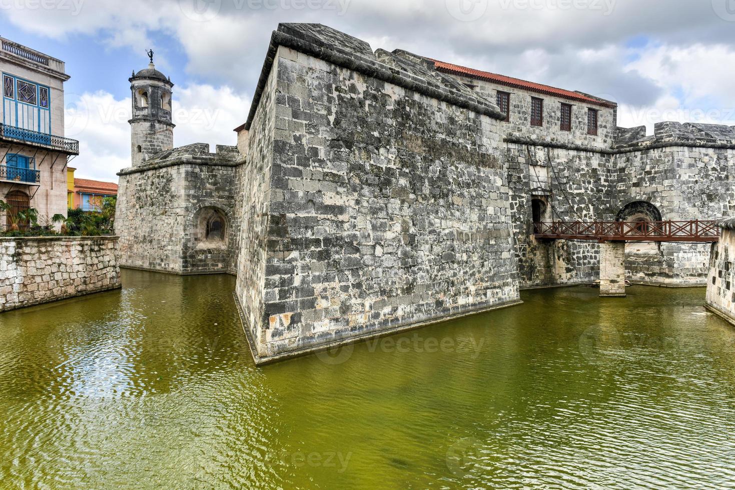 Visualizza lungo il fossato di il castillo de la vero fuerza nel l'Avana, Cuba. costruito nel il medio 16 ° secolo, il forte era il Sede centrale di il spagnolo capitani generale. foto