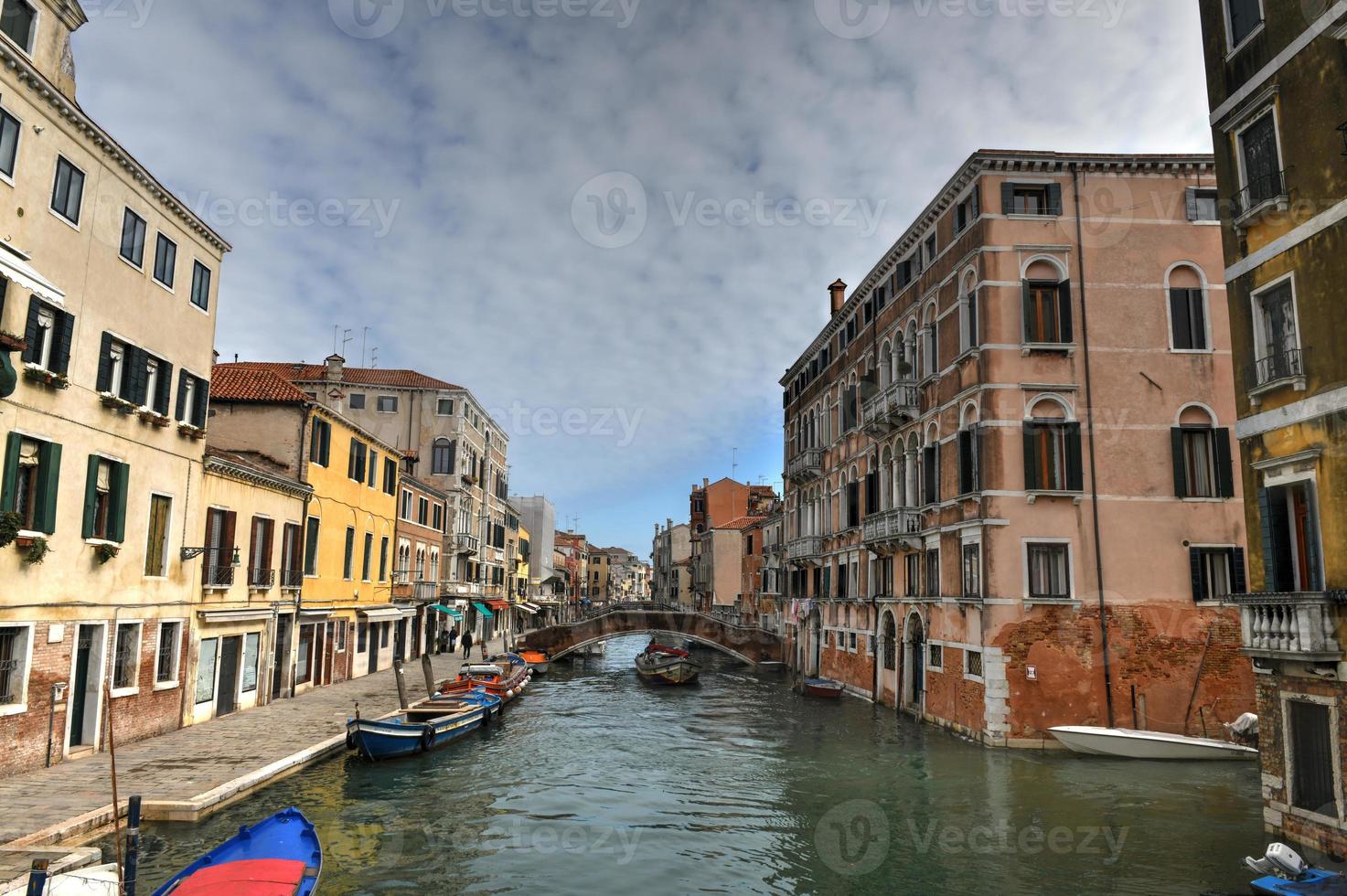 architettura lungo il molti canali di Venezia, Italia. foto