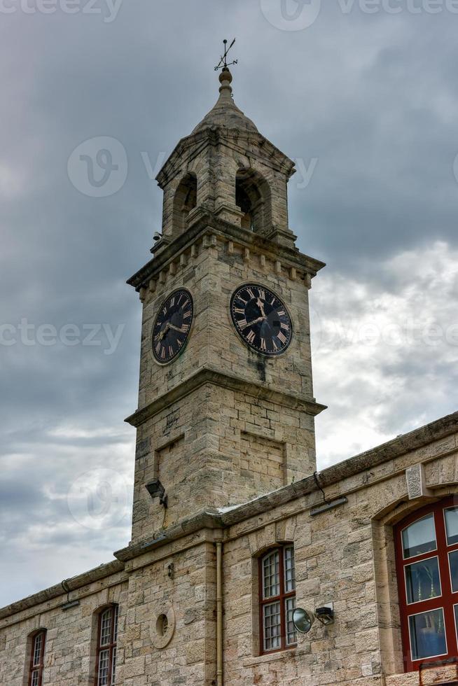 Torre dell'orologio a il reale Marina Militare cantiere navale, ehm bermuda quale era il principale base di il reale Marina Militare nel il occidentale atlantico fra americano indipendenza e il freddo guerra. foto