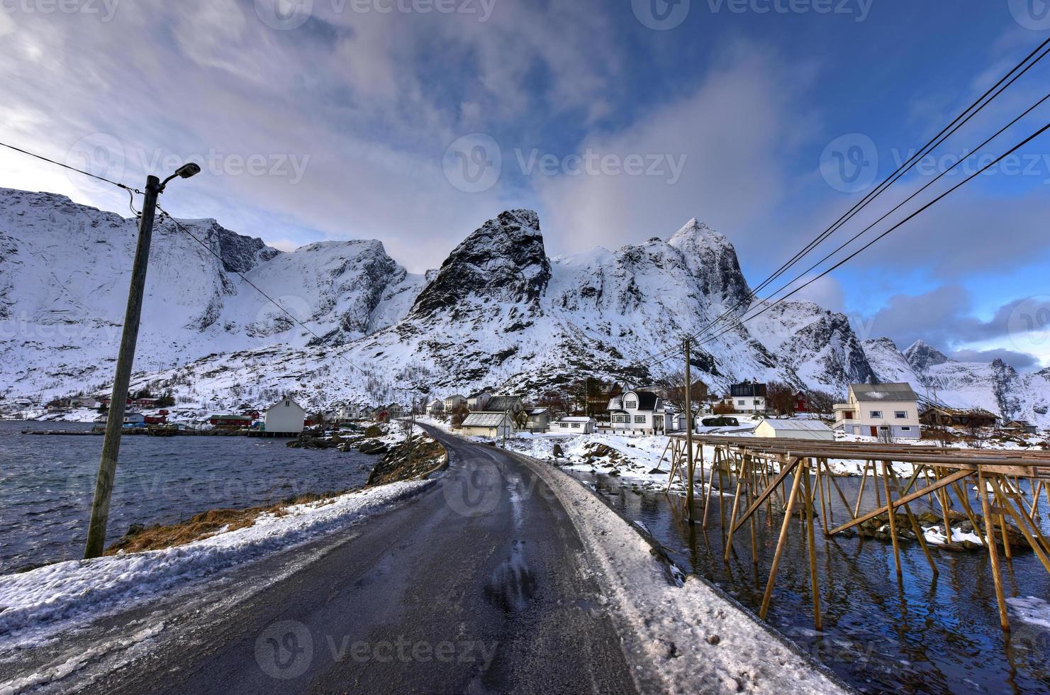 inverno tempo nel reina, lofoten isole, Norvegia. foto