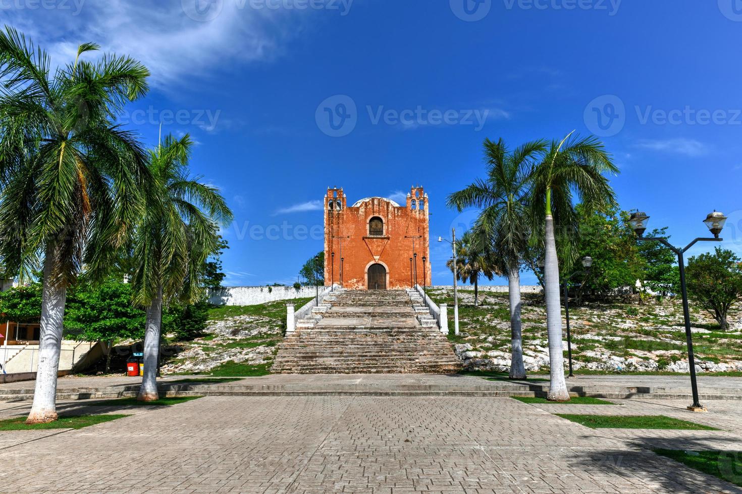 san mateo cattolico Chiesa di Santa Elena, Yucatan, Messico durante il giorno. foto