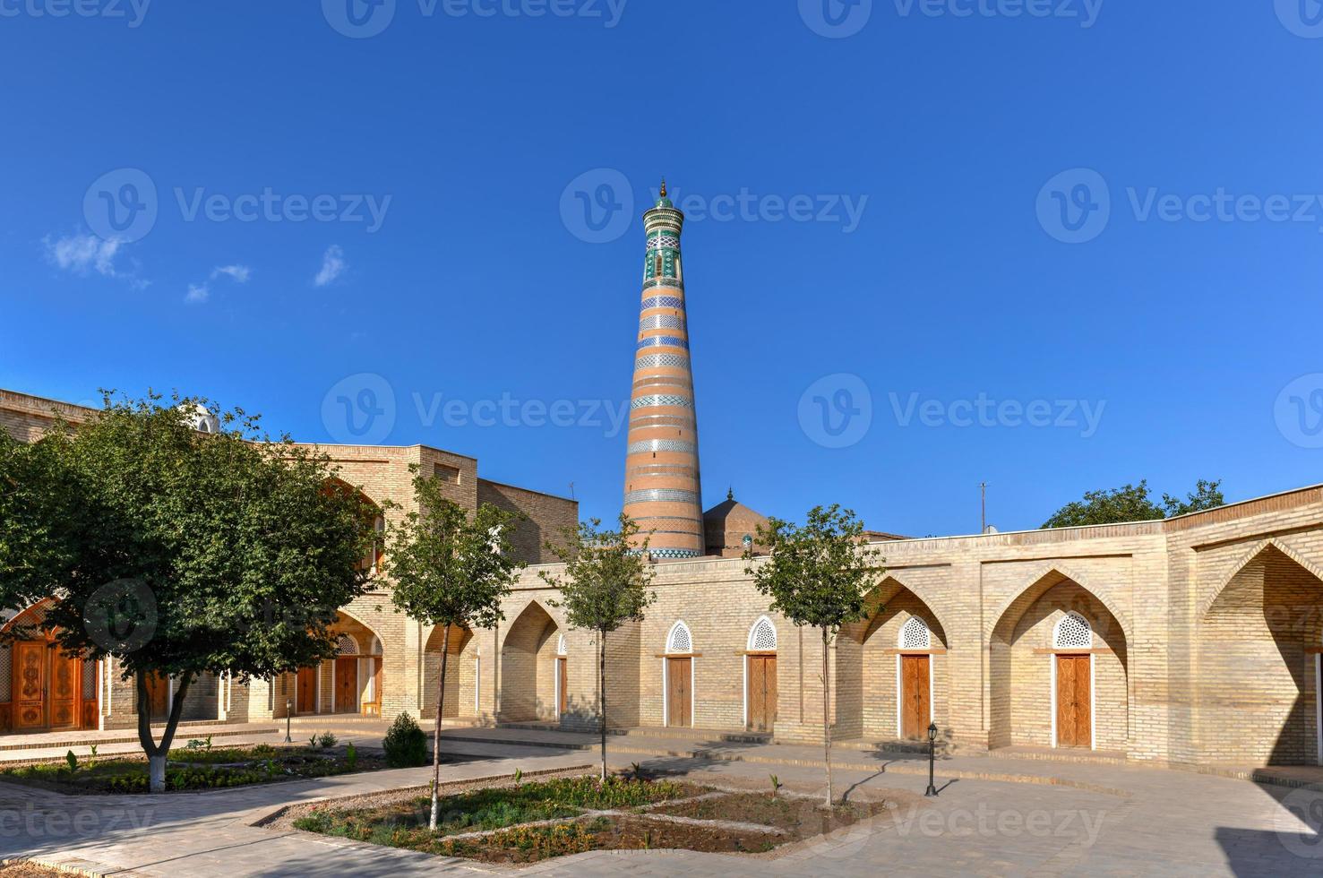 il architettura di il vecchio della città madrasa e Islam khoja minareto. foto