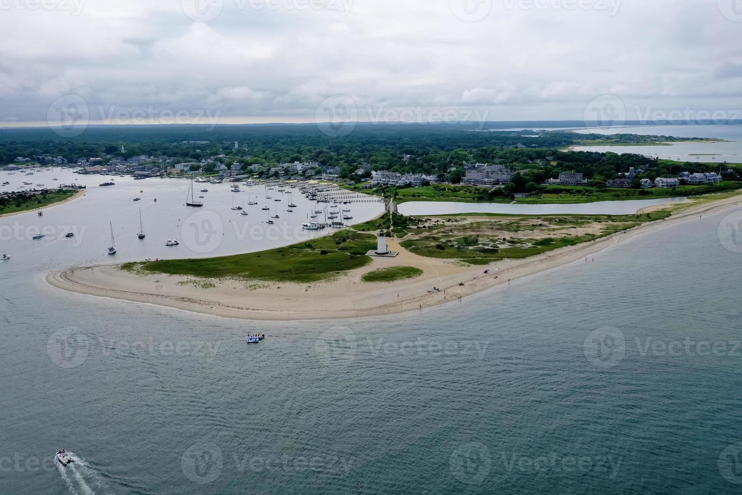 edgartown porto faro a il Ingresso in edgartown porto e katama baia, di marta vigneto, Massachusetts, Stati Uniti d'America. il storico faro era costruito nel 1828. foto